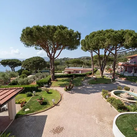 Apart Otel Le Grazie Est 3*