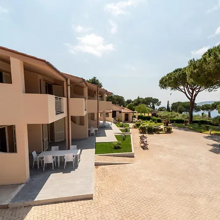 Apart Otel Le Grazie Est 3*