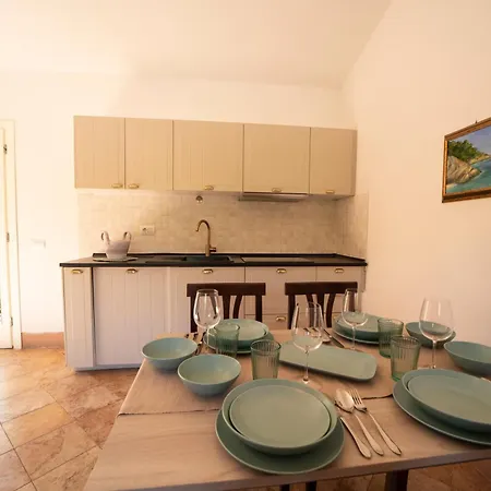 Apart Otel Le Grazie Est 3*
