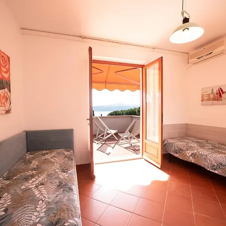 Apart Otel Le Grazie Est 3*
